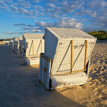 Strandkörbe am Strand von Heiko Kueverling