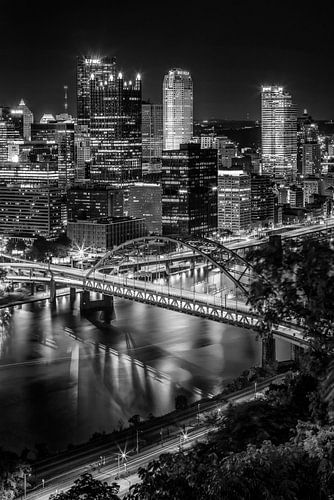 Avondgloren boven Pittsburgh - Monochroom