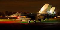 Les F-16 se préparent pour une mission de nuit par Arjan van de Logt Aperçu