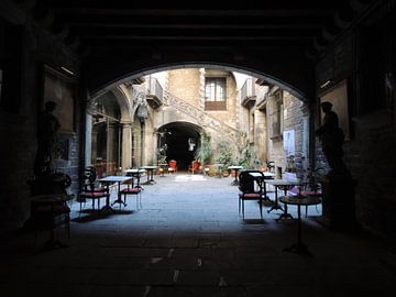 Courtyard in Barcelona by Nadine Geerinck