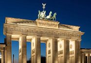 Brandenburger Tor Berlijn op blauw uur van Frank Herrmann thumbnail