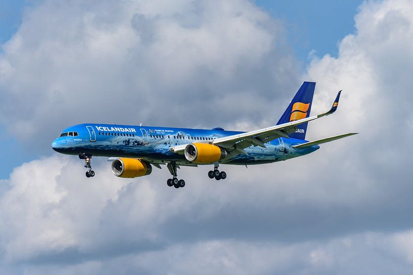 Icelandair Boeing 757 with 80 years of Aviation livery. by Jaap van den Berg