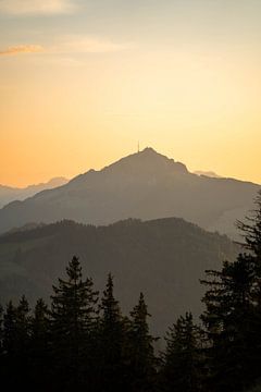 Sfeer bij zonsondergang op de Grünten van Leo Schindzielorz