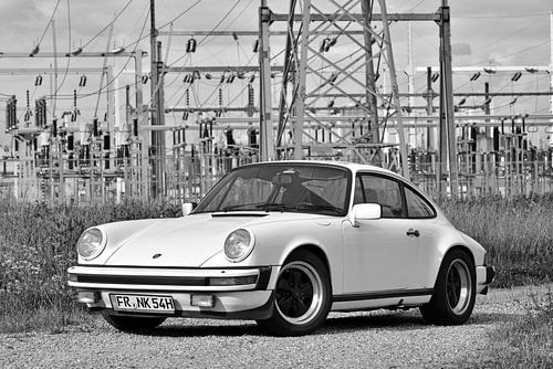 Porsche 911SC in black and white Pic10