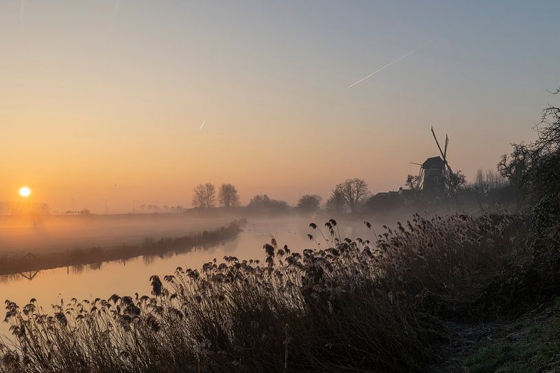 Windmill in Beesd at sunrise and fog by Michelle Peeters