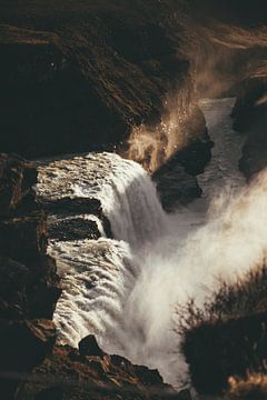 Mysterieuze Gulfoss Waterval in IJsland van Timewall by Fay