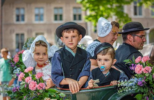 Zeeuwse kinderen in dracht