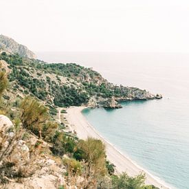 Blick über das Meer in Andalusien, Südspanien. von Michelle Wever