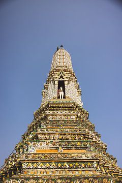 Wat Arun: The Shining Jewel on the Banks of Bangkok by Ken Tempelers