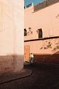 Fietser in Marrakesh (Marokko) van Tim Visual Storyteller thumbnail