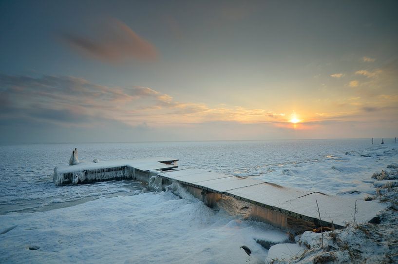 Bevroren IJsselmeer bij Warder by Martin Jansen