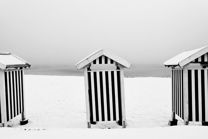 Stalls on the beach by Heiko Westphalen