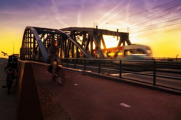 Die alte IJssel-Brücke in Zutphen bei Nacht von Bart Ros