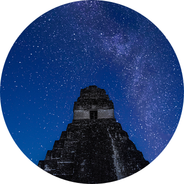 Tikal Jaguar Tempel sterrenhemel van Kim van Dijk