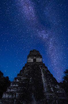 Tikal Jaguar Tempel sterrenhemel van Kim van Dijk