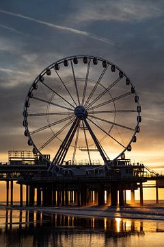 Riesenrad auf The Pier bei Sonnenuntergang von Colinda van Rees