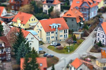 Luftbildaufnahme der romantischen mittelalterlischen Stadt Wernigerode im Harz in Deutschland