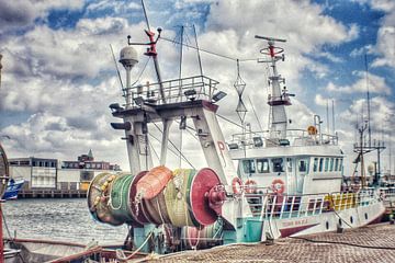 Fischerboot im Hafen von Shirley Douwstra