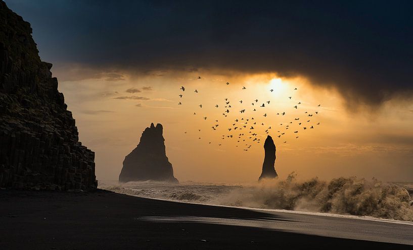 Schöner Himmel am Strand von Blacksand bei Vik von peterheinspictures