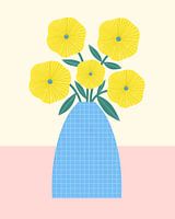 Fleurs jaunes dans un vase bleu