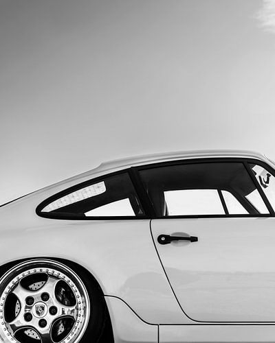 Schwarzer und weißer Porsche 964