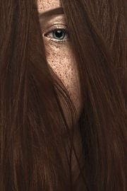 Beautiful Woman with Freckles and Straight Hair - Intimate Portrait Photography by Elianne van Turennout