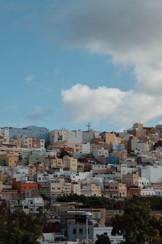 Farbige Ferienhäuser auf Gran Canaria in der Altstadt von Las Palmas - zwei