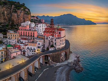 Zonsopgang in Atrani, Italië van Michael Abid