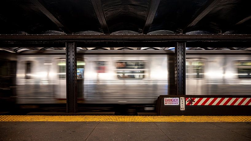 New York subway by Arjen Schippers