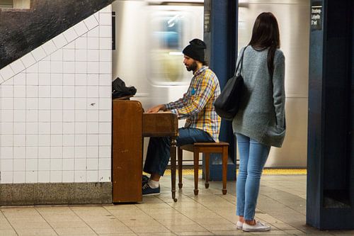 Pianospeler in New Yorkse metrostation