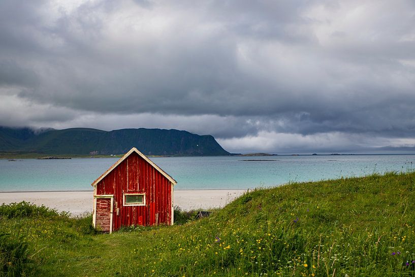 The old red house by Thomas Heins