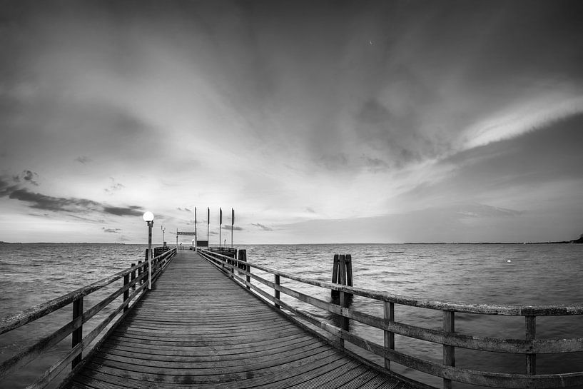 Himmel über der Ostsee bei Scharbeutzin schwarzweiss. von Manfred Voss, Schwarz-weiss Fotografie