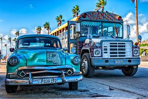 Bus cubain et oldtimer