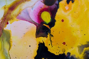 Marco Acryl Pouring black and yellow by angelique van Riet