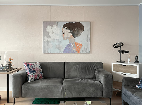 Customer photo: Women's portrait | Silent City Soul by Wonderful Art, on canvas