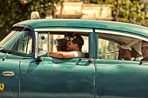 Taxi in Havana, Cuba van Henny Boogert