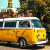 Pottebakkersrijge Gele VW Bus van Stadspronk