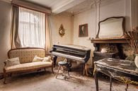 Piano en équilibre. par Roman Robroek - Photos de bâtiments abandonnés Aperçu