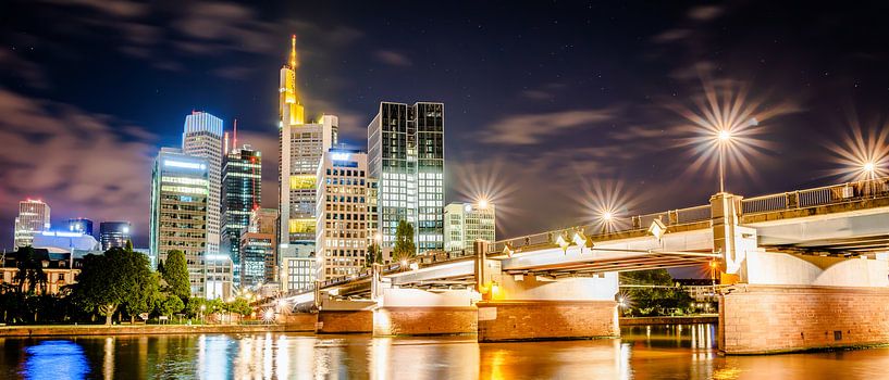 Skyline of Frankfurt at night by Günter Albers