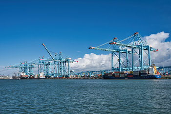 Kraft am Kai – ein Hafen in Bewegung