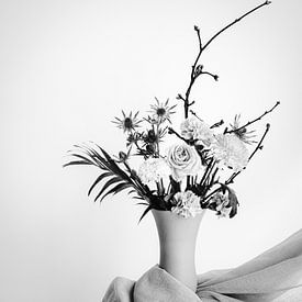 Fleurs noir et blanc sur Mei Bakker