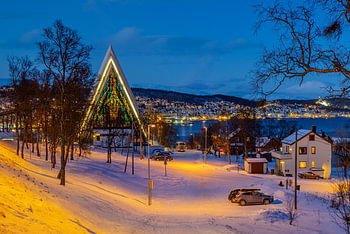 Arktische Kathedrale Tromsø - Magisches Licht im Mittwinter