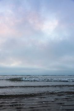 rollende golven op de branding, zeezicht vanaf Ameland van Karijn | Fine art Natuur en Reis Fotografie