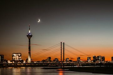 Coucher de soleil à Düsseldorf sur Michael Blankennagel