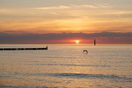 Ambiance du soir sur la plage de la Baltique