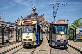 Brussel - Schaarbeek - trams voor station Schaarbeek von Maarten de Waard