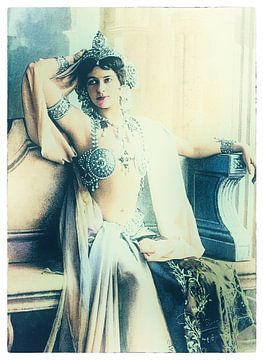Mata Hari in ihrer Tanzkleidung, um 1905