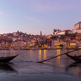 Porto stad bij nacht van Alexander Bogorodskiy