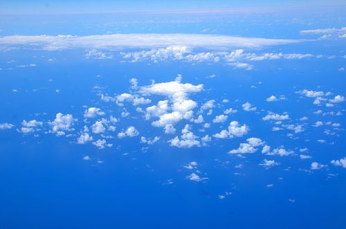 Lucht boven de Atlantische Oceaan