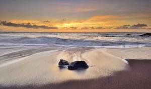 Zonsondergang strand Fuerteventura Spanje van John Leeninga